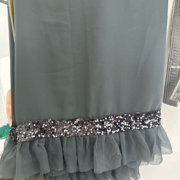 Light Blue Gray Saree with Sequin Blouse - Picture 5 of 9